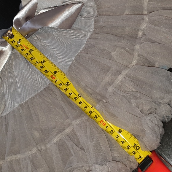2-4 yr old silver Petticoat great volume, lined, elasticated waist, adjustable - Picture 14 of 14